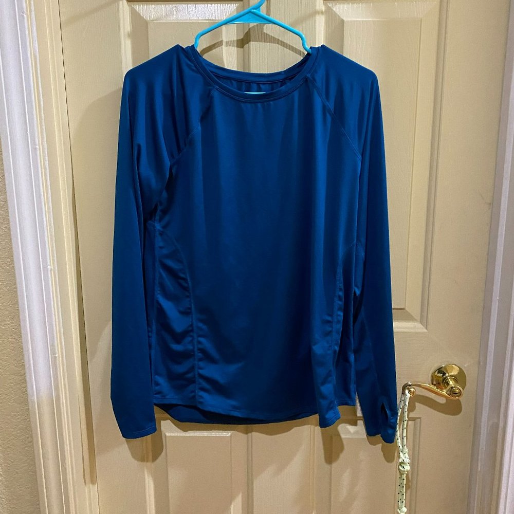 Tek Gear small blue long-sleeved tee